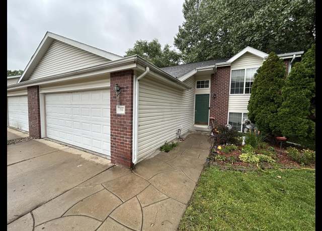 Property at 216 W Irving St, Lincoln, NE 68521, 3 beds, 1 bath
