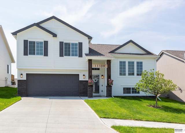 Property at 11109 Sunrise St, Omaha, NE 68142, 3 beds, 2 baths
