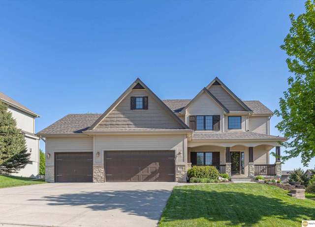 Property at 7426 Reed St, Papillion, NE 68046, 5 beds, 3.5 baths