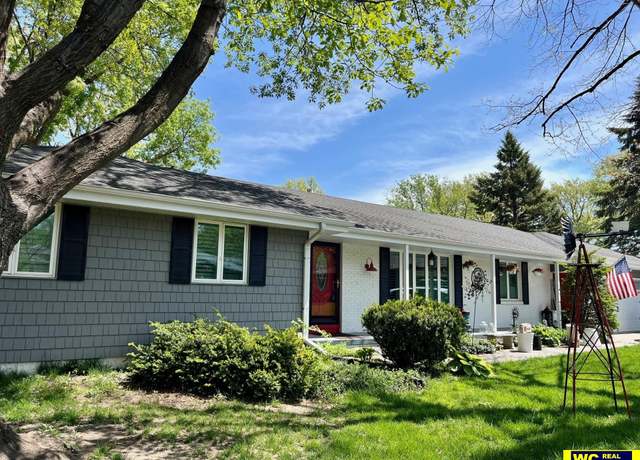 Property at 1468 Oak Dr, Blair, NE 68008, 2 beds, 2 baths
