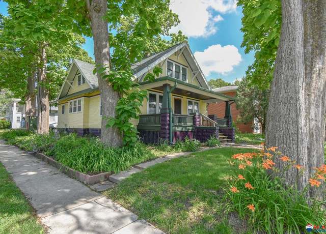 Property at 2002 S 11th St, Lincoln, NE 68502, 3 beds, 2 baths