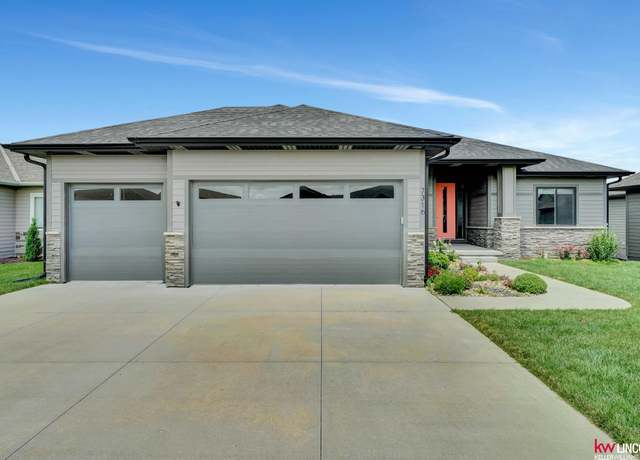 Property at 7316 Gerald Ave, Lincoln, NE 68516, 5 beds, 4 baths