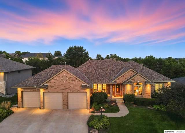 Property at 14853 Hanover St, Bennington, NE 68007, 5 beds, 4.5 baths