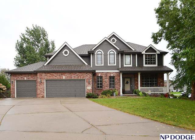 Property at 2110 Aberdeen Plz, Papillion, NE 68133, 4 beds, 3.5 baths