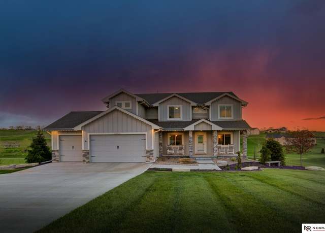 Property at 22621 Ponderosa Rd, Gretna, NE 68028, 4 beds, 2.5 baths