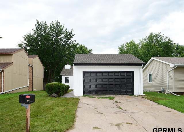 Property at 1418 N 149 Ct, Omaha, NE 68154, 4 beds, 2 baths
