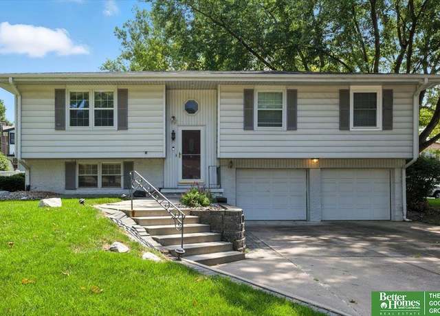 Property at 101 N Kings Cir, Bellevue, NE 68005, 3 beds, 2.5 baths