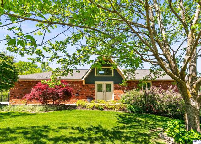 Property at 11108 N 62 St, Omaha, NE 68152, 3 beds, 3 baths