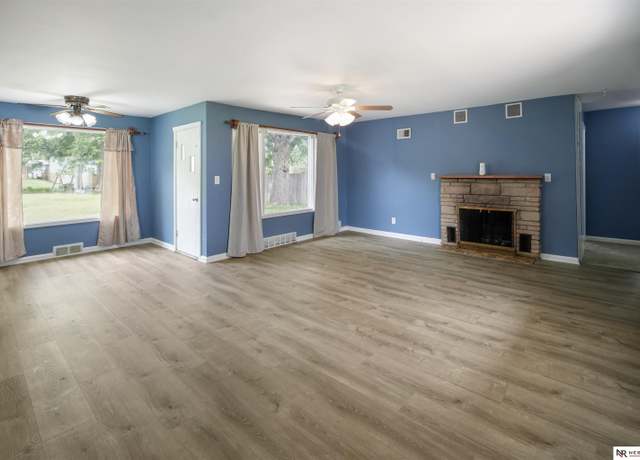 Property at 4212 A St, Omaha, NE 68105, 3 beds, 3 baths