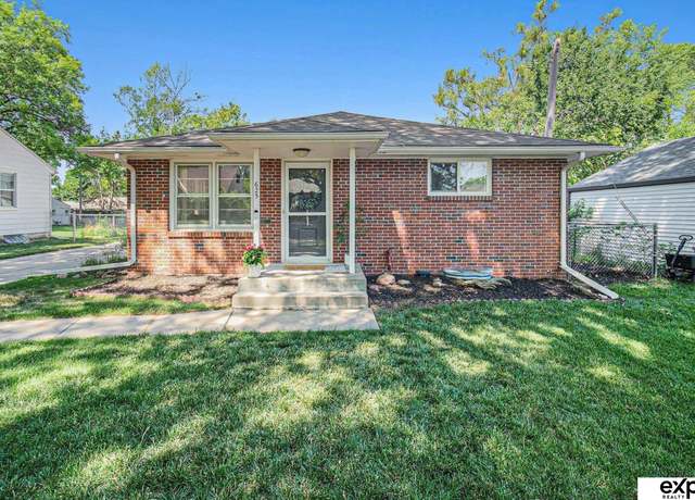 Property at 625 S 50th St, Lincoln, NE 68510, 3 beds, 1.5 baths