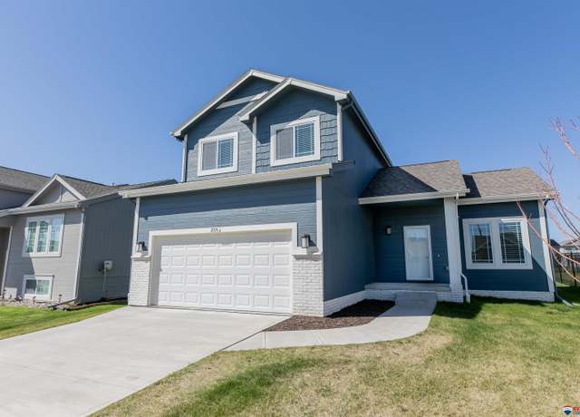 Property at 21116 Polk St, Elkhorn, NE 68022, 3 beds, 2.5 baths