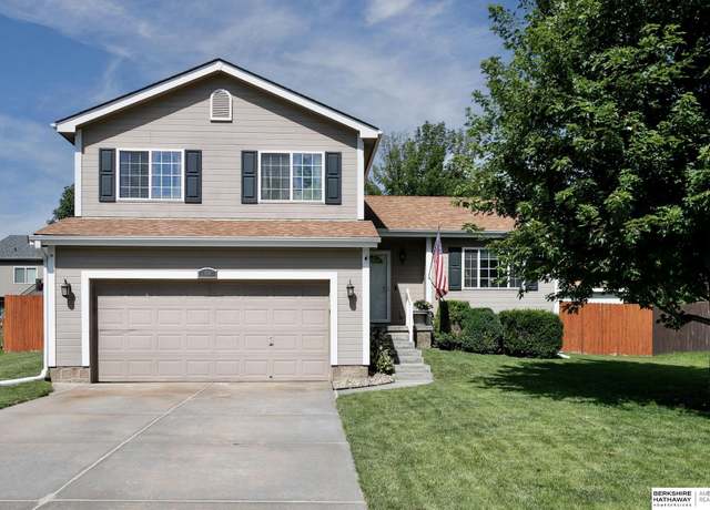 Property at 1906 Southview Dr, Papillion, NE 68046, 3 beds, 2 baths