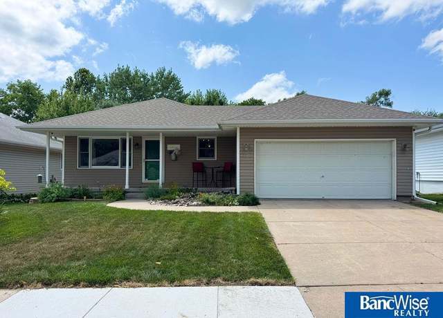 Property at 3317 Gregory St, Lincoln, NE 68521, 3 beds, 3 baths
