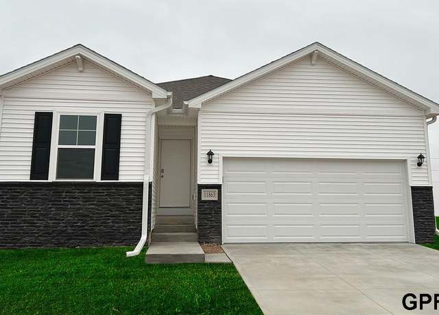 Property at 11514 Port Royal Dr, Papillion, NE 68046, 4 beds, 3 baths