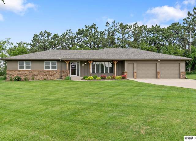 Property at 7240 N 144th St, Bennington, NE 68007, 3 beds, 2.5 baths