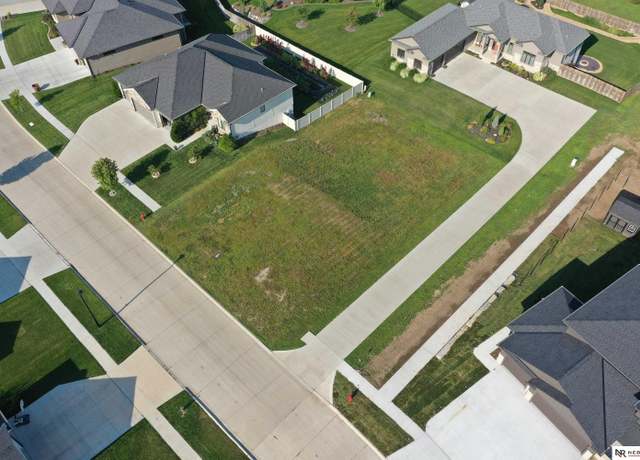 Property at 340 S 90th St, Lincoln, NE 68520