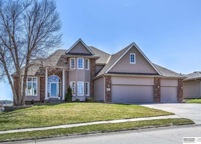 Property at 6615 N 159 St, Omaha, NE 68116, 5 beds, 2.5 baths