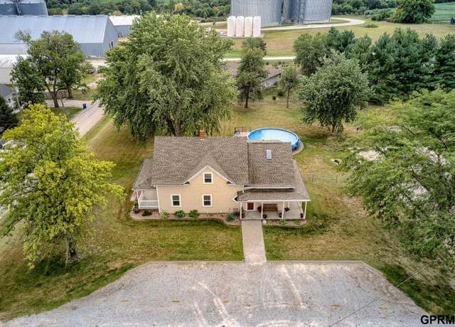 Property at 204 S 2nd St, Elmwood, NE 68349, 4 beds, 3.5 baths