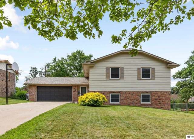 Property at 7901 A St, Lincoln, NE 68510, 4 beds, 3 baths