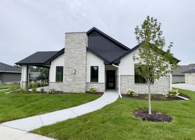 Property at 2306 S 176th Ct, Omaha, NE 68130, 2 beds, 2 baths