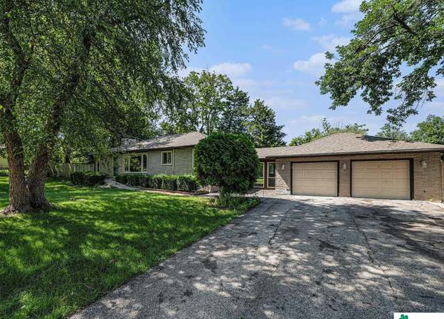 Property at 2814 Josephine St, Bellevue, NE 68147, 2 beds, 2 baths