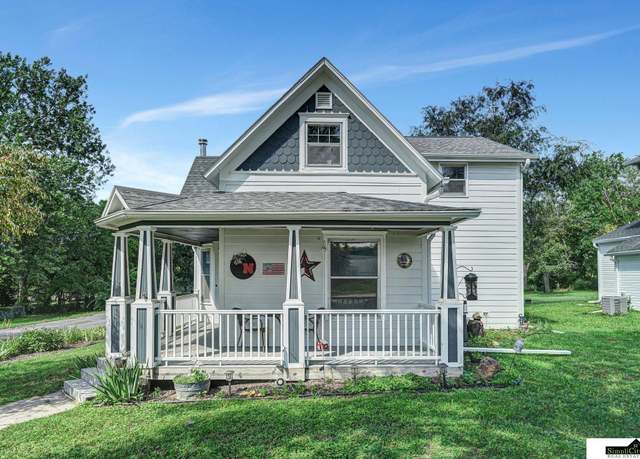 Property at 407 Maple St, Hickman, NE 68372, 5 beds, 1.5 baths