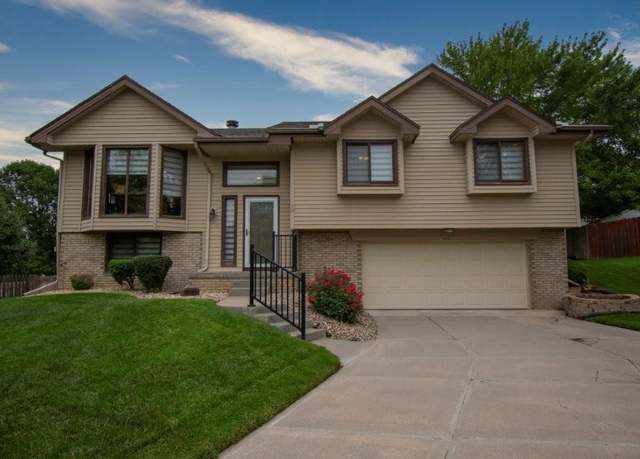 Property at 15604 Seward Cir, Omaha, NE 68118, 3 beds, 3 baths