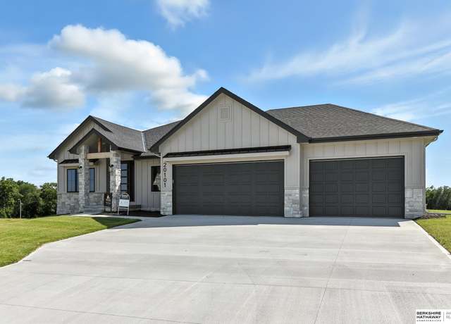 Property at 20101 U St, Omaha, NE 68135, 4 beds, 3 baths