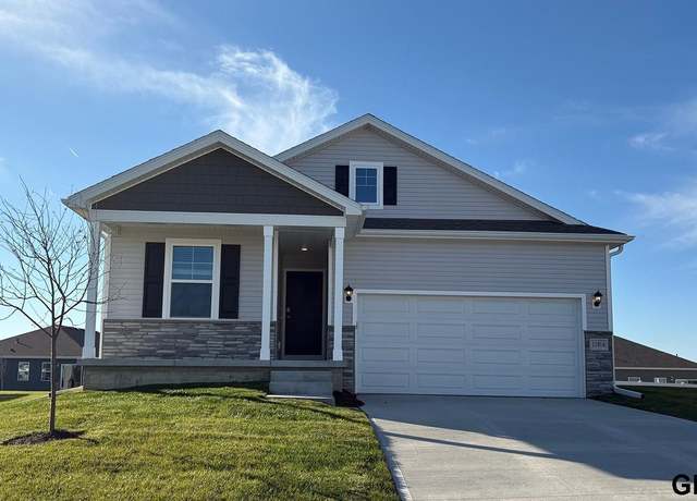 Property at 12906 S 66th Ave, Papillion, NE 68157, 4 beds, 3 baths