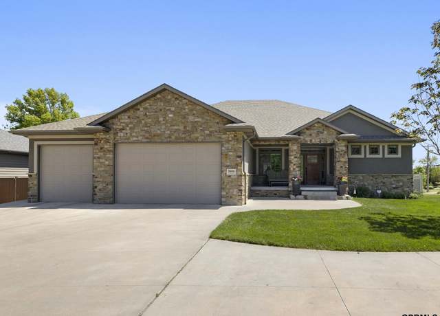 Property at 3666 S Folsom St, Lincoln, NE 68522, 4 beds, 3 baths