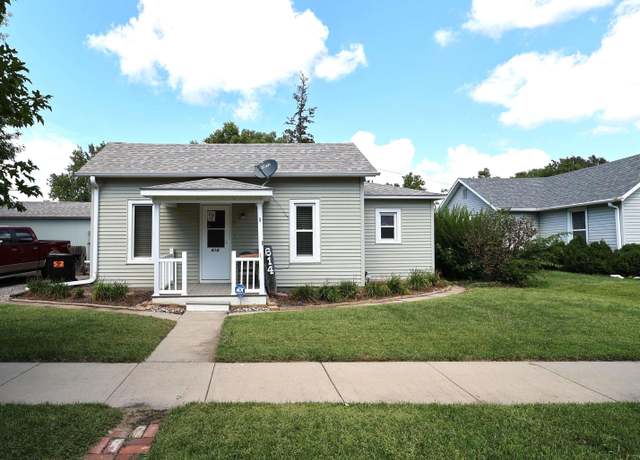 Property at 614 E Linden Ave, Fremont, NE 68025, 2 beds, 1 bath