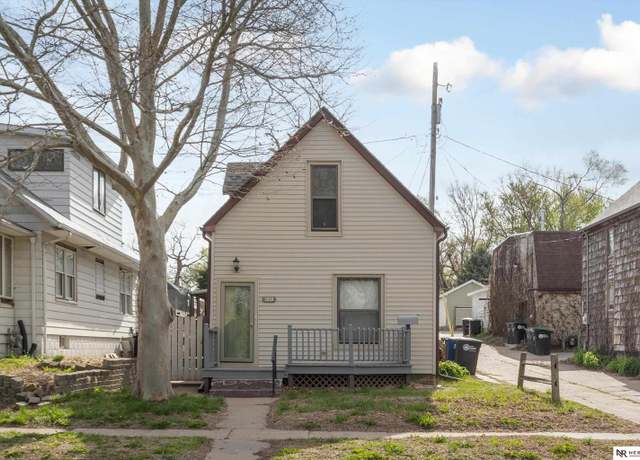 Property at 3059 Hanscom Blvd, Omaha, NE 68105, 2 beds, 1 bath