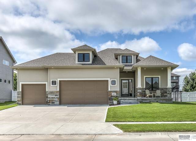 Property at 12413 Pheasant Run Ln, Papillion, NE 68046, 4 beds, 3 baths