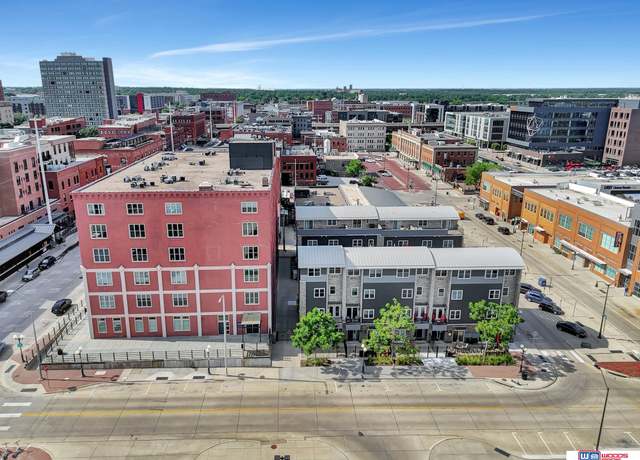 Property at 725 R St #5, Lincoln, NE 68508, 2 beds, 2.5 baths