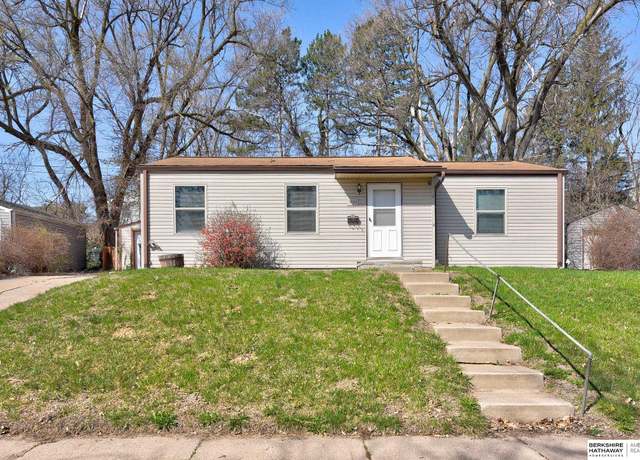Property at 1024 N 77th Ave, Omaha, NE 68114, 3 beds, 1 bath