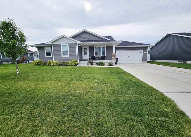 Property at 507 Sunflower Dr, Grand Island, NE 68803, 3 beds, 2 baths