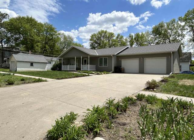 Property at 705 E 5th St, Crete, NE 68333, 2 beds, 2 baths