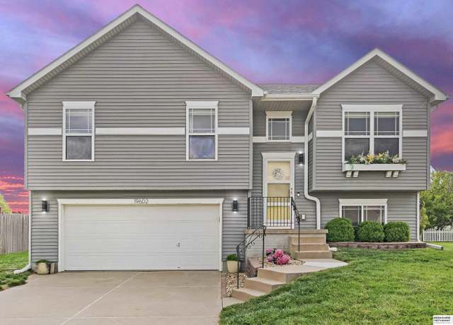 Property at 19602 W St, Omaha, NE 68135, 3 beds, 2 baths