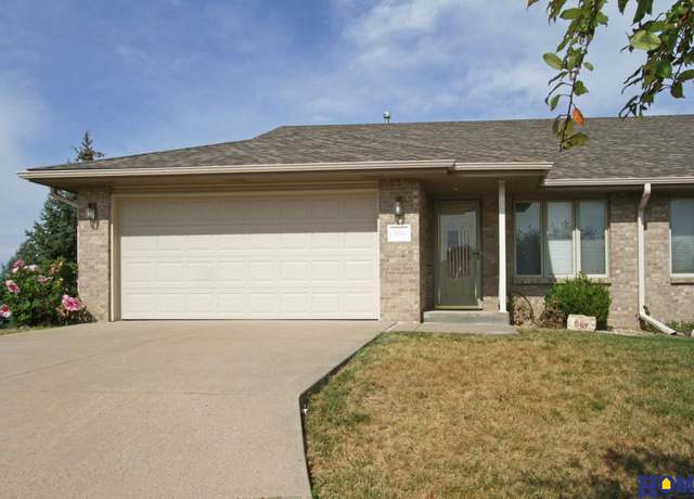 Property at 8400 Talon Ct, Lincoln, NE 68505, 3 beds, 3 baths
