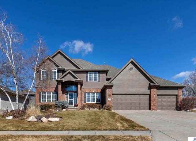 Property at 19278 Sahler St, Omaha, NE 68022, 5 beds, 4.5 baths