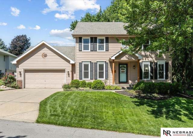 Property at 904 S 110th Plz, Omaha, NE 68154, 4 beds, 2.5 baths
