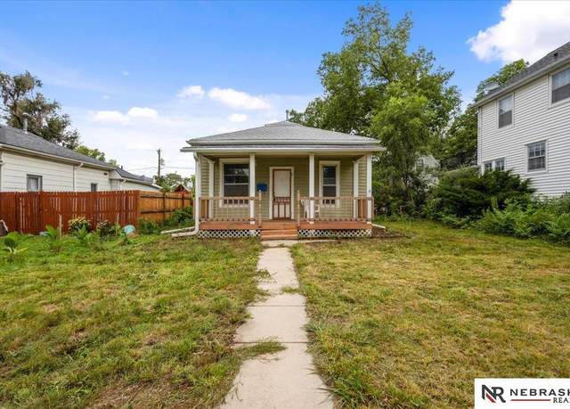 Property at 1454 Sumner St, Lincoln, NE 68502, 2 beds, 1 bath