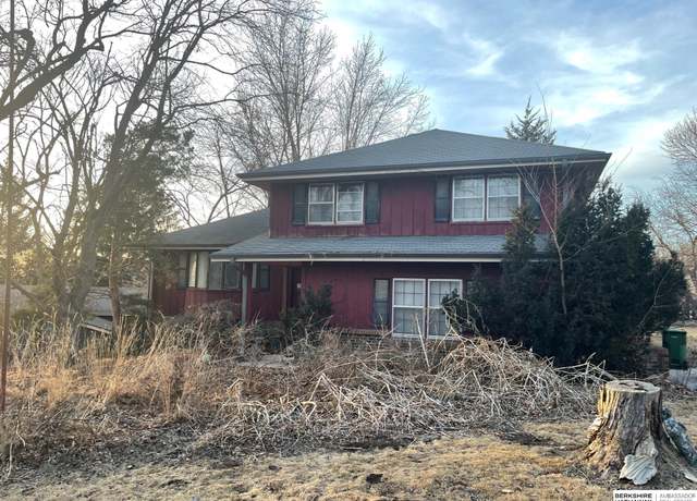 Property at 702 Sherman Dr, Bellevue, NE 68005, 4 beds, 2.5 baths