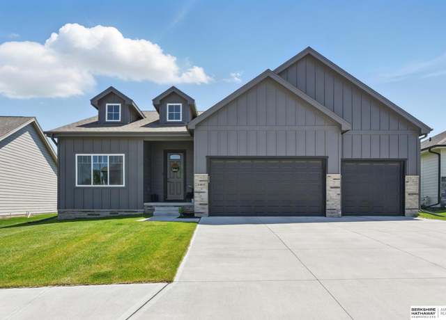 Property at 20805 Hartman Ave, Elkhorn, NE 68022, 4 beds, 3 baths