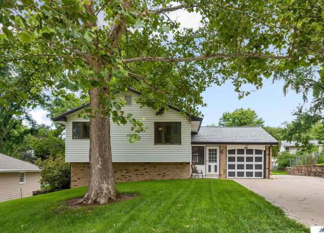 Property at 9540 Sprague St, Omaha, NE 68134, 2 beds, 2 baths
