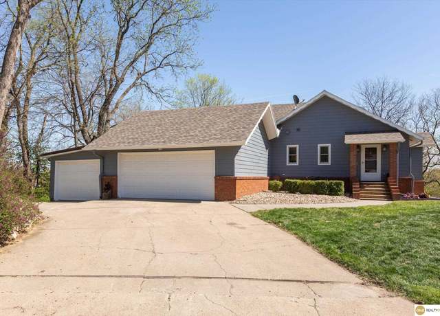 Property at 1103 Earls Ct, Plattsmouth, NE 68048, 4 beds, 2.5 baths