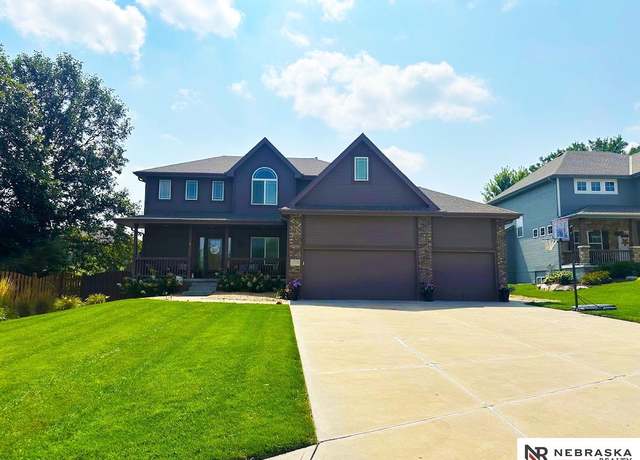 Property at 17119 Y St, Omaha, NE 68135, 3 beds, 3.5 baths