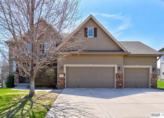 Property at 19671 Lamont St, Omaha, NE 68130, 4 beds, 2.5 baths