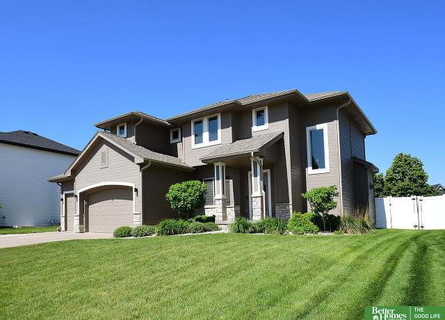 Property at 7968 N 163rd Ave, Bennington, NE 68007, 4 beds, 2.5 baths