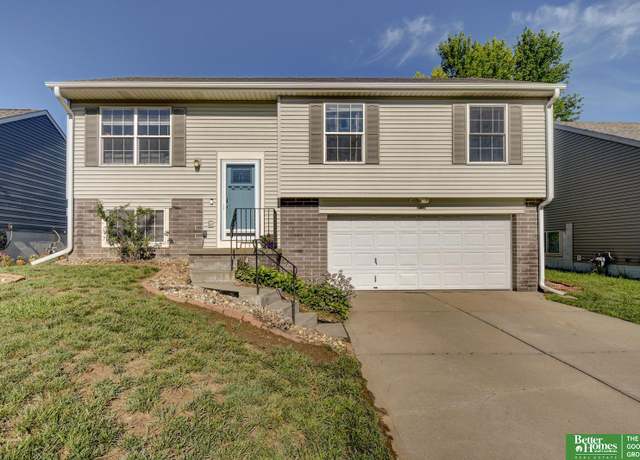 Property at 6702 N 78 Ter, Omaha, NE 68122, 3 beds, 2 baths
